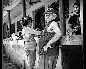 SAMUEL ABUÍN SAMUEL ABUÍN. Por mucho que ordene a voces el ingeniero Delegado de Agricultura, quien quiere vender una sola libra de yuca, papa o malanga en Ciego de Ávila...