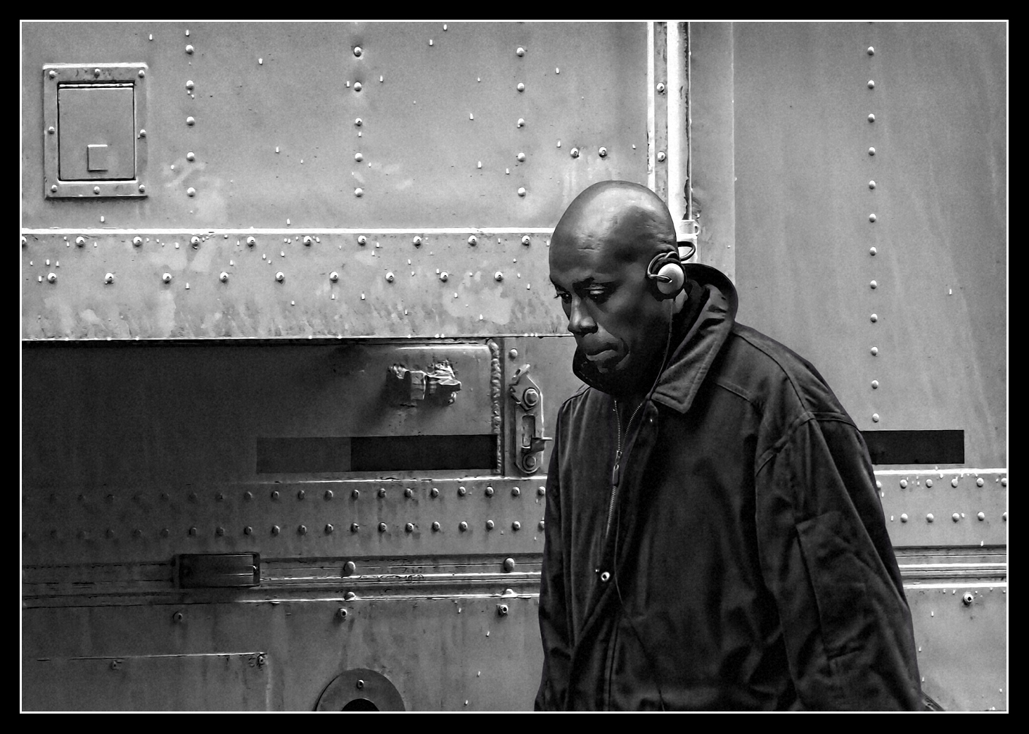 MATTHEW CASH MATTHEW CASH. Quizá, pensaba Matthew Cash mientras recorría el Village sin rumbo, la invitación de Will Wilson para que se uniera a su cuarteto era la reparación por toda una vida atrapado entre la inmensidad de la inspiración y la estrechez del pentagrama.